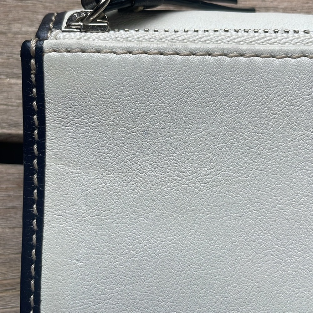 Authentic Coach White Black Genuine Leather Wallet Clutch Blue Lining - Picture 9 of 10